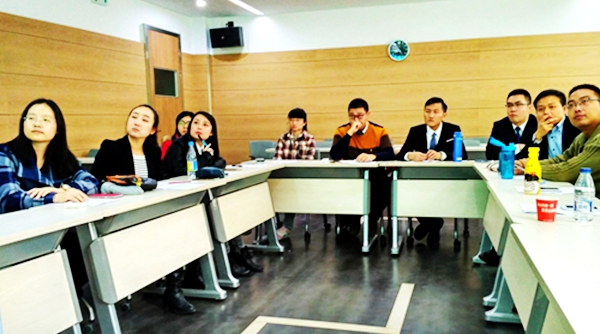 2015级国际MBA班举行毕业指导座谈会