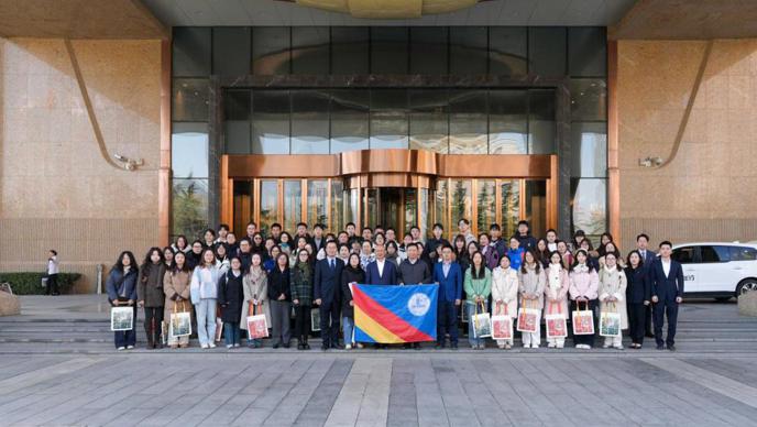 管理学院师生走进甘肃电投会展中心集团开展实践教学活动