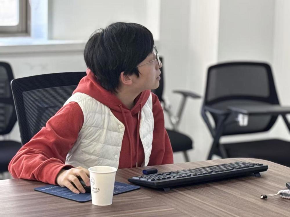 9d243bd5390e9db1a8abde8d23b81797