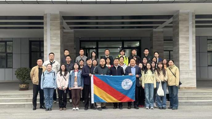 深化产教融合 赋能数字发展 ——管理学院师生赴兰州市信创产业园开展参访交流