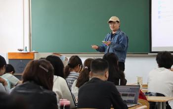 管理学院公共管理系教工党支部举办主题党日暨教学观摩活动